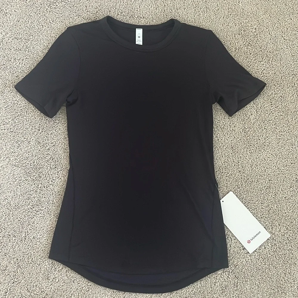 Lululemon 6 Hold Tight Short Sleeve T-Shirt NWT